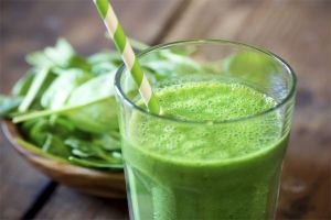 Jutarnji zeleni detox smoothie