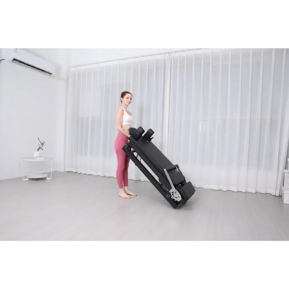 Sklopljeni RING RX R33 Pilates Reformer spreman za odlaganje